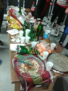 Quiches, pâté, gâteau, cidre, bières... au buffet